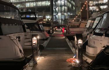 Entire Boat at St Katherine Docks 2 Available select using room options - Photo 61