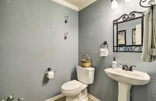 Luxe Home 30 Miles to Houston with Pool and Grill - Foto 25