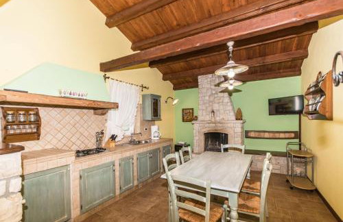 Villa Giovanna, a charming Villa with pool in a beautiful landscaped garden - Foto 26