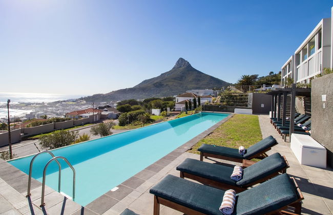Camps Bay One Bedroom Apartment - Luxury Stay With sea View! - Photo 11