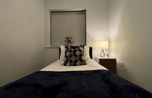 Eskdale Townhouse- Spacious 4BR ,Crawley, Free Wifi, Parking, fully equipped, contractor friendly, temporary relocations welcome, near Gatwick Airport - Foto 28