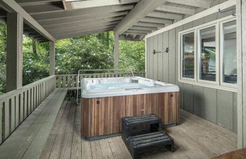 Walk to Sugar Mountain Resort | Cabin | Hot Tub - Foto 50