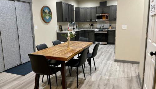 NEW Modern Cabin! 5mi to Mt Rainier National Park! Hot Tub & Wifi - Foto 5