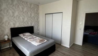 Schöne 2 Zimmer Ferienwohnung mit WLAN Direkt an der Autobahn - Foto 2