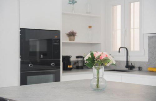 Magnificent- 2Bd 2Bth- City Center - Photo 18