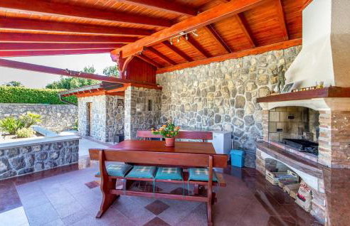 3 Bedroom Amazing Home In Jurdani - Photo 21