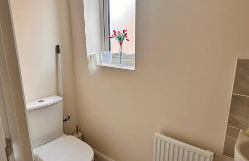 4 Bed Room Service Accommodation - 2 Parkings - Fibre Wi-Fi - Workstation - Foto 27