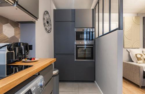 Chic 2-room apartment in the heart of Parisian luxury - Photo 13