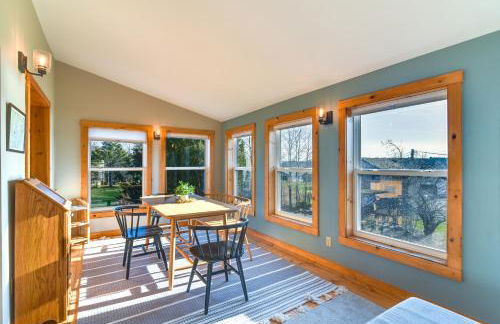 Oceanside Bass Harbor Home with Peaceful Deck! - Foto 1