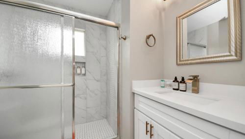 2 Homes Sleeps 8 4BD 2BA Near NRG DT Med Cen - Foto 3, Shower