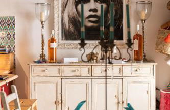 Steps from the Port! Chic 2-Bed in the Heart of Saint-Tropez - Photo 11