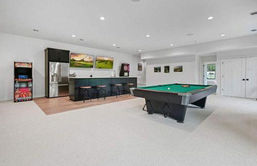 6BR Sand Valley Lodge with Hot Tub Bar & Putting Green - Foto 9