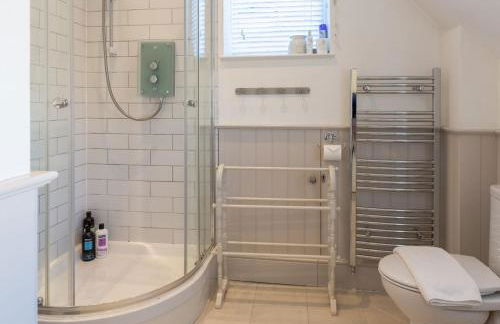 Jasmine Cottage - 2 Bedroom in Heart of Bourton! - Photo 80