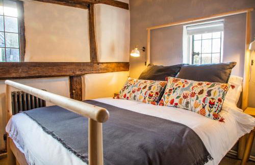 3 MASONS COURT The Oldest House in Stratford Upon Avon, Warwickshire. - Foto 19