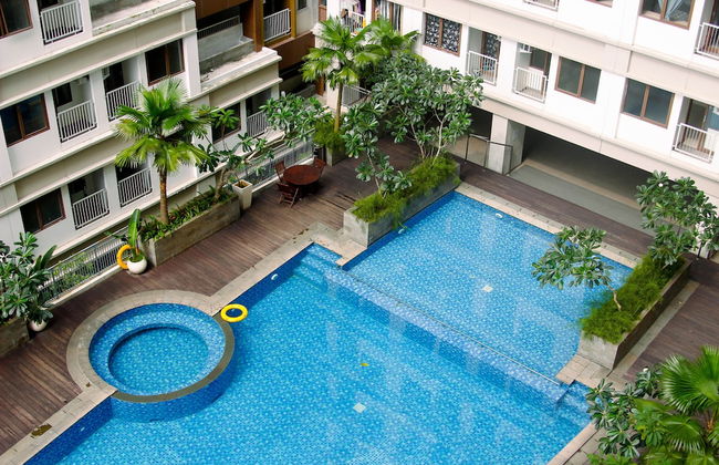 Comfy Studio Apartment at LRT City Jatibening - Photo 21