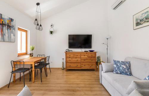 Waterview Apartments w pool - Photo 14