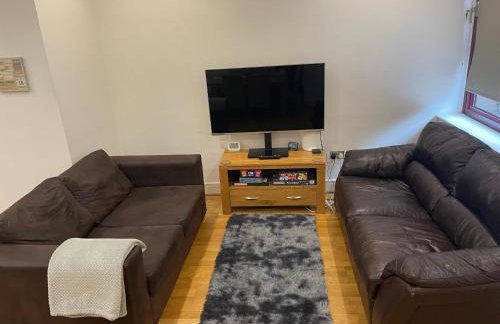 Modern apartment 4 mins from Gatwick - Foto 3