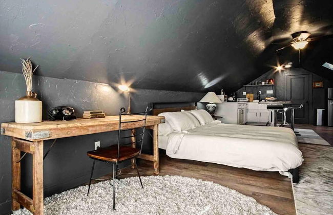 3-story 6-bedroom 4 Bathrooms 3min-asian Dist - Photo 45