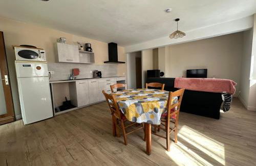 Appartement Proche Village + Vue sur Montagnes - Foto 1