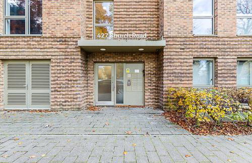 Chic Crystal Palace Flat with Balcony & Workspace - Foto 26