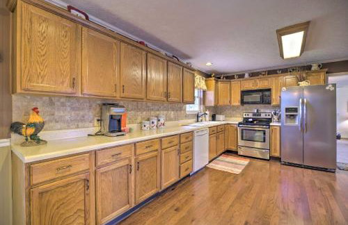 Mtn View Smokies JuJus House with Screened Porch - Photo 5