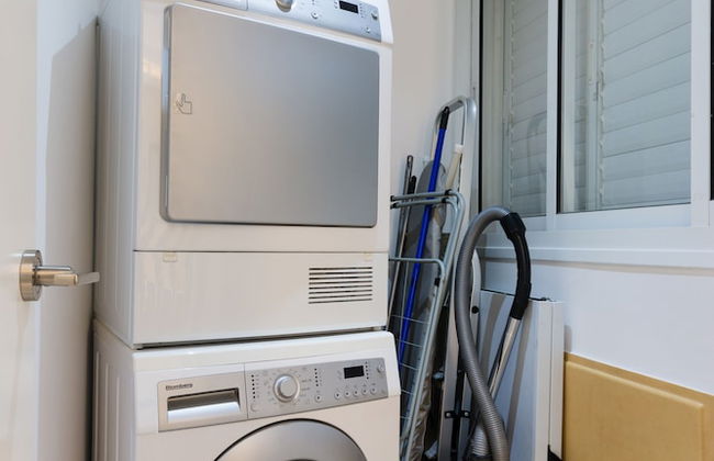 Apartment with Sauna, Hot Tub & Parking - Photo 30