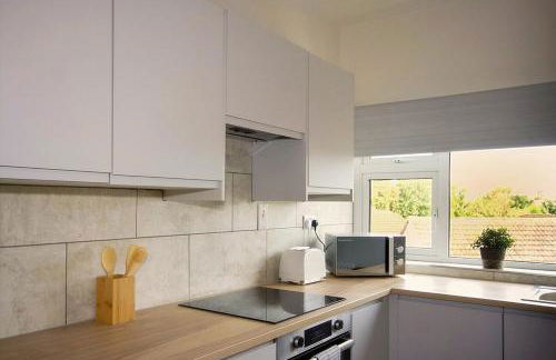 #33 Beautiful 2 bed apt Tamworth Private Parking - Photo 16