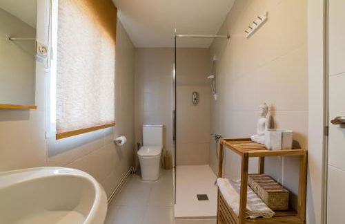 Chalet con piscina en entorno idílico - Foto 5