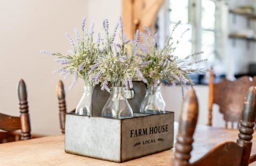 Redwing Farm Cottage - Mountain Views and Firepit! - Foto 10