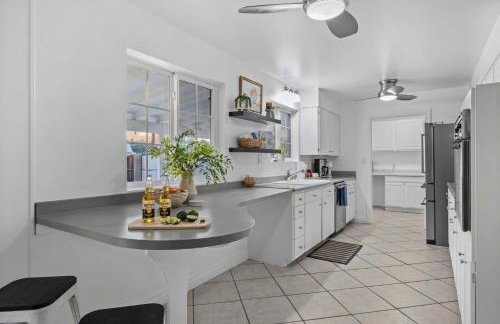 Shangri La Home - Boho Chic with Patio Pool & Grille - Foto 21