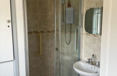 Twyngaer, a spacious 3 bedroom bungalow sleeps 5 - Photo 14