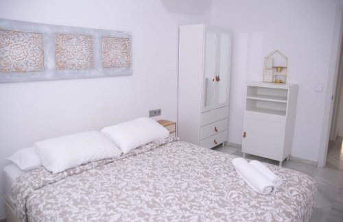 Apartamento Moderno con Piscina y Aparcamiento - Foto 7