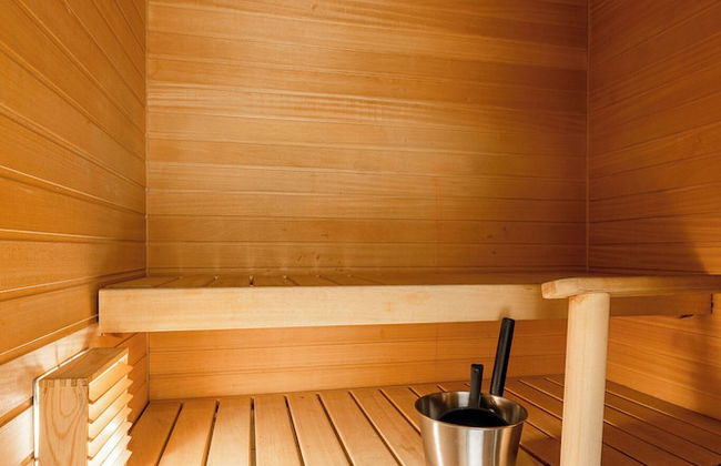 Historical 2BR Apartment with Sauna & Great Location - Foto 26