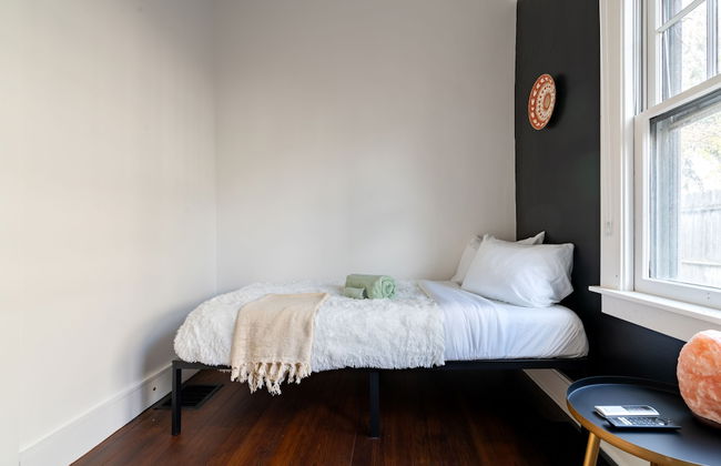 NEW Luxe Pet Friendly Free Parking Downtown - Foto 67