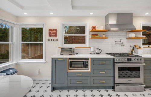 3 BR Loyal Heights Charmer Patio and Lawn - Foto 13