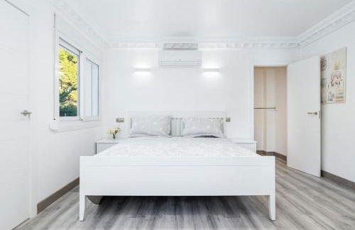 Entire Large Villa next to Award-winning beach - Foto 12