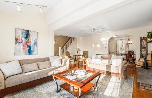 Family Retreat Near NYC w/ Parking & Views - Foto 3