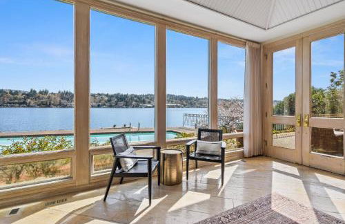 Stunning Waterfront Mansion with Pool and Hottub - Foto 33