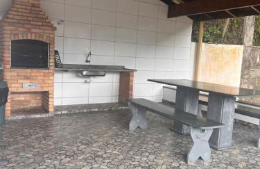 Entre Três Praias - Enseada 200m, Perequê Mirim 200m, Sta Rita 300m, Com Ar Condicionado e Churrasqueira - Foto 26