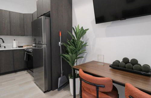 Unit 5 Cozy 1 Bed Room with Queen Bed plus Sofa Pullout - Foto 3