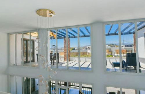 Dream beach-side villa with sea views & close to golf - Photo 23