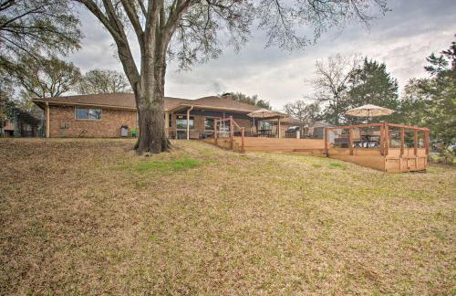 Roomy Texas Lake Retreat with Private Boat Ramp - Foto 38