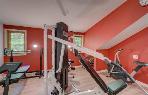 Steps to the Ellis River - Luxe, Hot Tub, Game Room - Foto 49