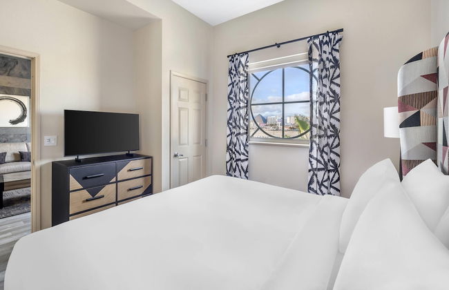 2BD resort condo with amenities and next to shopping right off the Las Vegas Strip - Photo 39