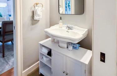 Charming Queen Anne Craftsman 4BR 2 Kitchens - Foto 63