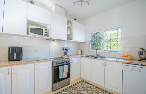 99 ADM Casa Mendes Fabulous Townhouse With Share - Foto 10