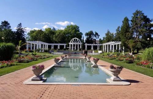 King Bed, Stocked Kitchen, Easy Driveway Parking, 2mi to Downtown & Coliseum - Foto 66