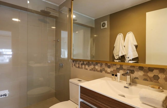 w Great 1BR With Balcony in Luxurious Building - Foto 33