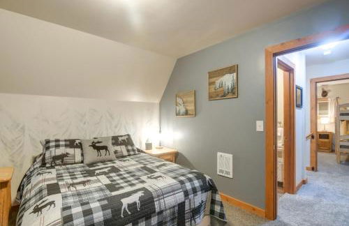 Family Cabin with Fire Pit - 25 Miles to Yellowstone - Foto 13