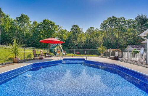 Adirondack Retreat with Heated Pool and Scenic Views! - Foto 1